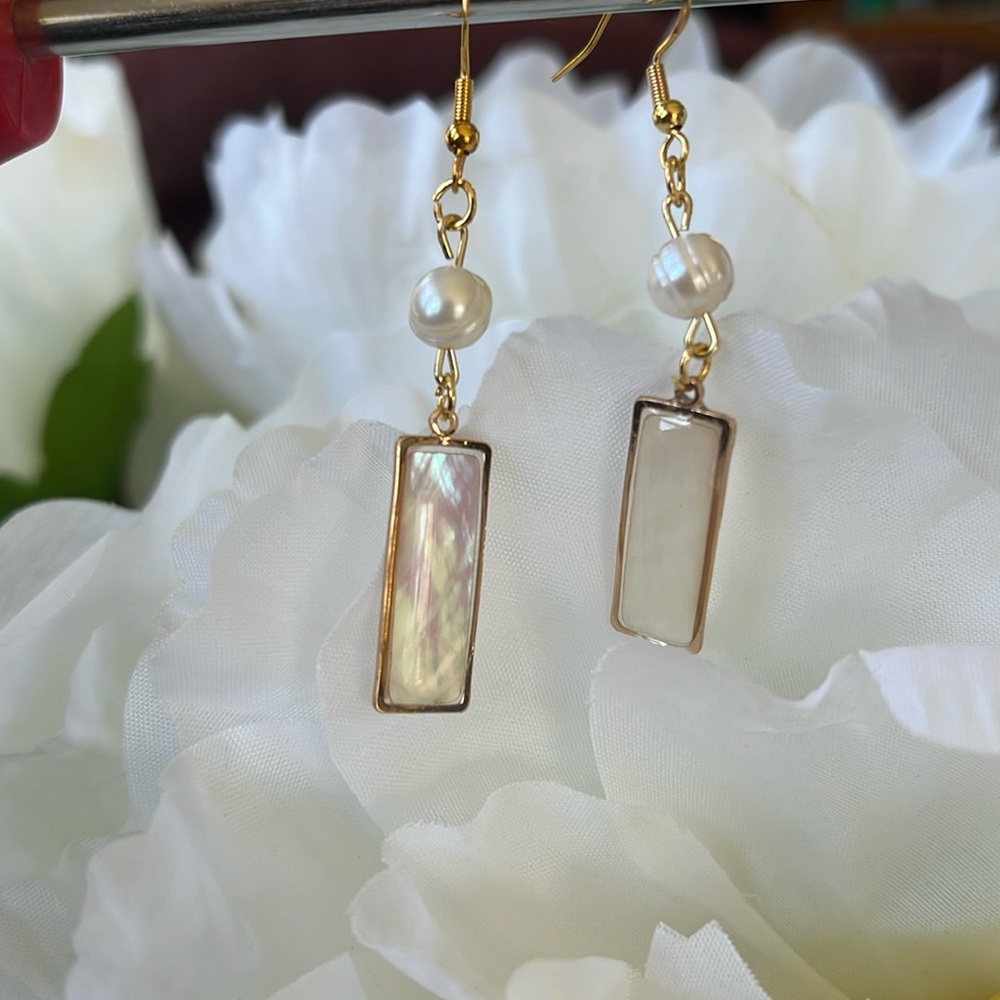 Elegant Gold and Pearl Drop Earrings